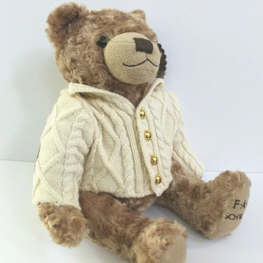 FAO Schwarz it playmate snuggly